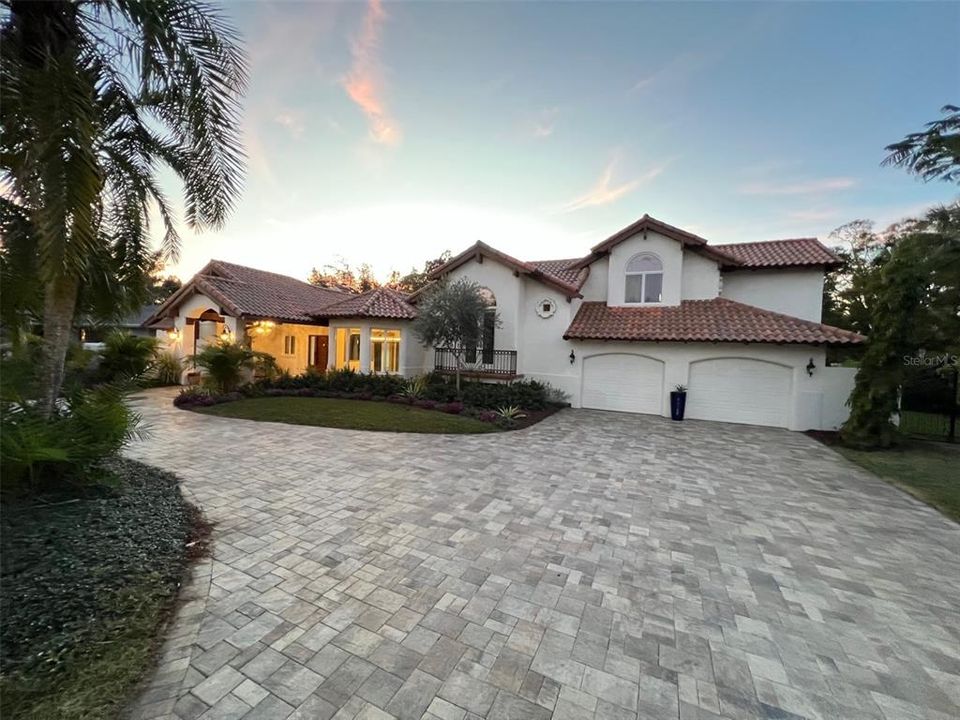 Recently Sold: $2,395,000 (4 beds, 3 baths, 3023 Square Feet)