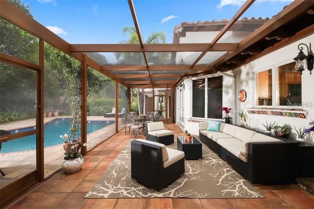 Recently Sold: $2,395,000 (4 beds, 3 baths, 3023 Square Feet)