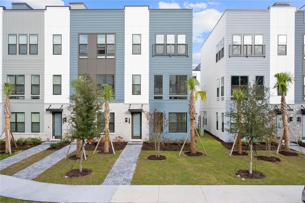 Recently Rented: $3,000 (3 beds, 3 baths, 2059 Square Feet)