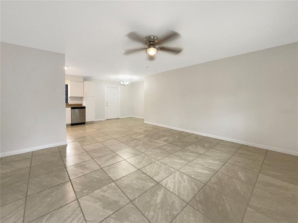 Active With Contract: $257,000 (3 beds, 1 baths, 1014 Square Feet)