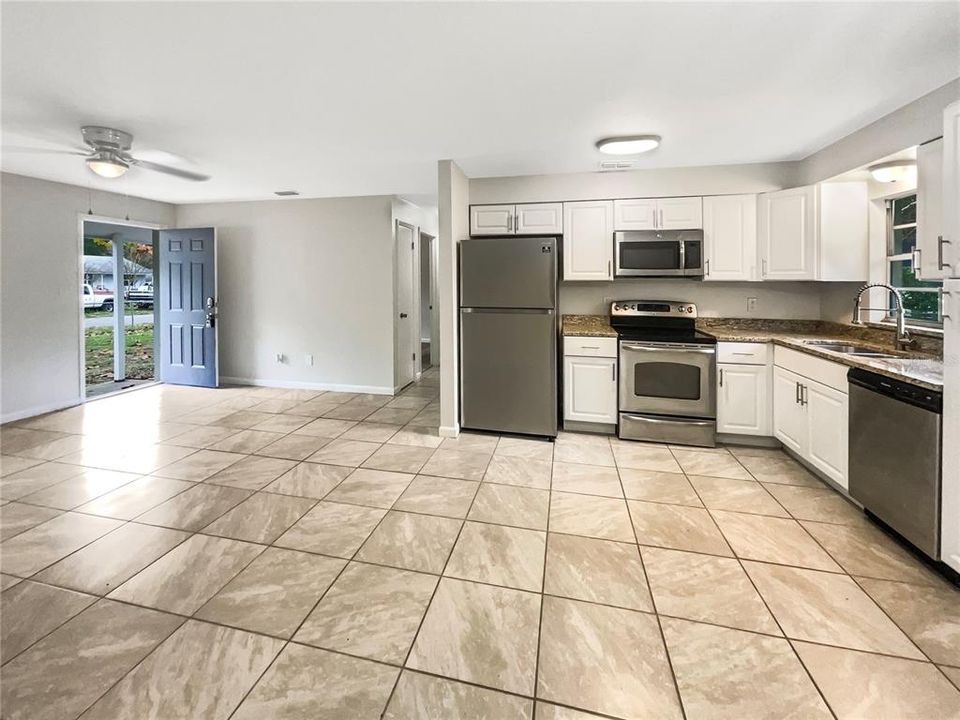 Active With Contract: $257,000 (3 beds, 1 baths, 1014 Square Feet)