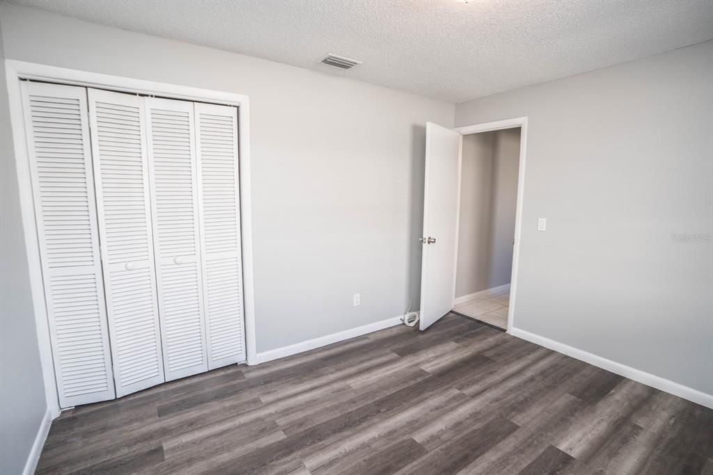 Active With Contract: $399,900 (3 beds, 2 baths, 1482 Square Feet)