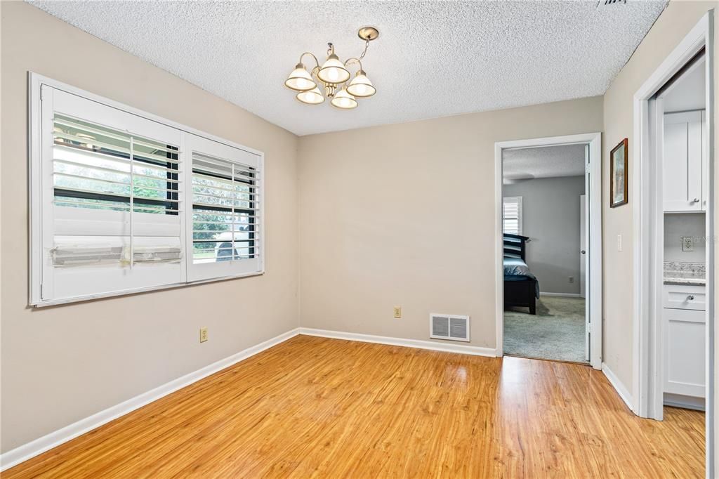 For Sale: $289,900 (3 beds, 2 baths, 1472 Square Feet)