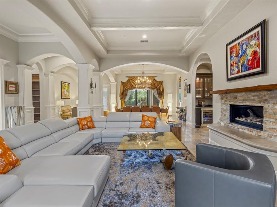 Recently Sold: $2,899,000 (5 beds, 5 baths, 5757 Square Feet)