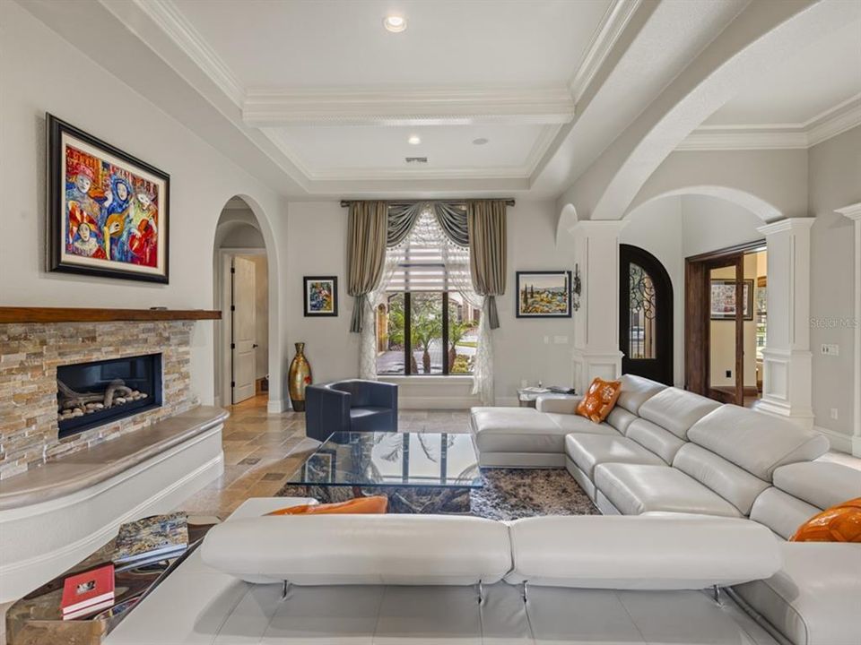 Recently Sold: $2,899,000 (5 beds, 5 baths, 5757 Square Feet)