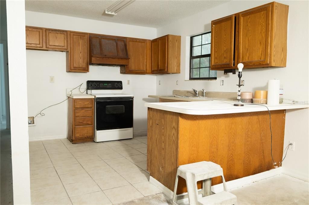 Recently Sold: $279,900 (3 beds, 2 baths, 1300 Square Feet)
