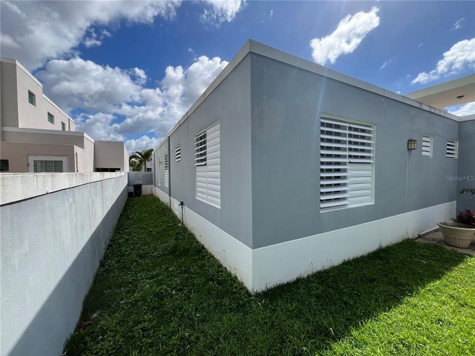 Vendido Recientemente: $250,000 (3 camas, 2 baños, 2036 Pies cuadrados)