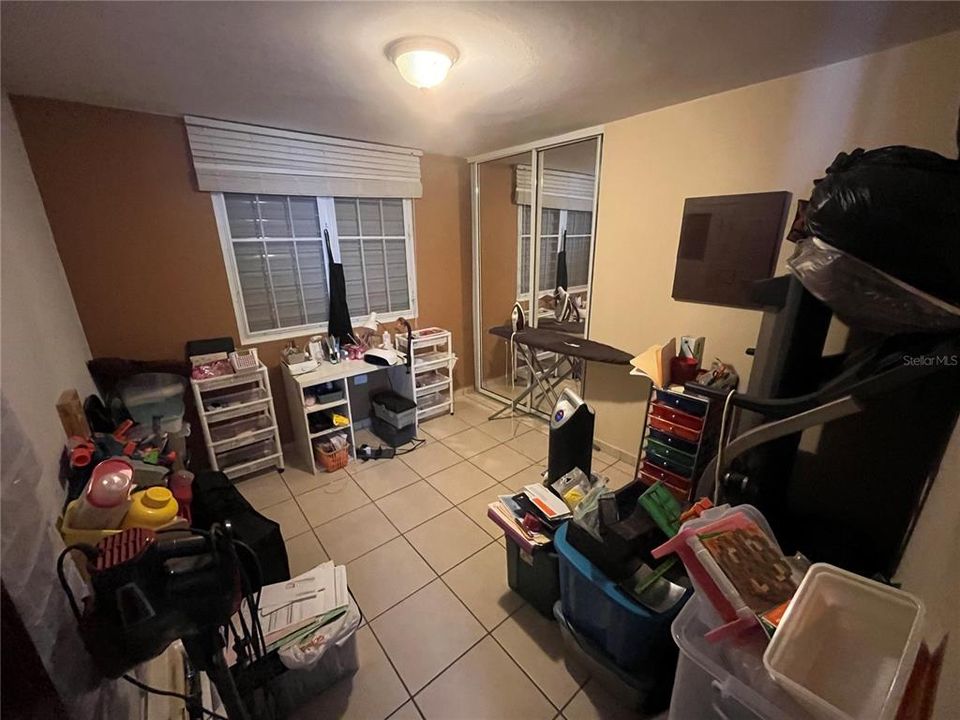 Vendido Recientemente: $250,000 (3 camas, 2 baños, 2036 Pies cuadrados)