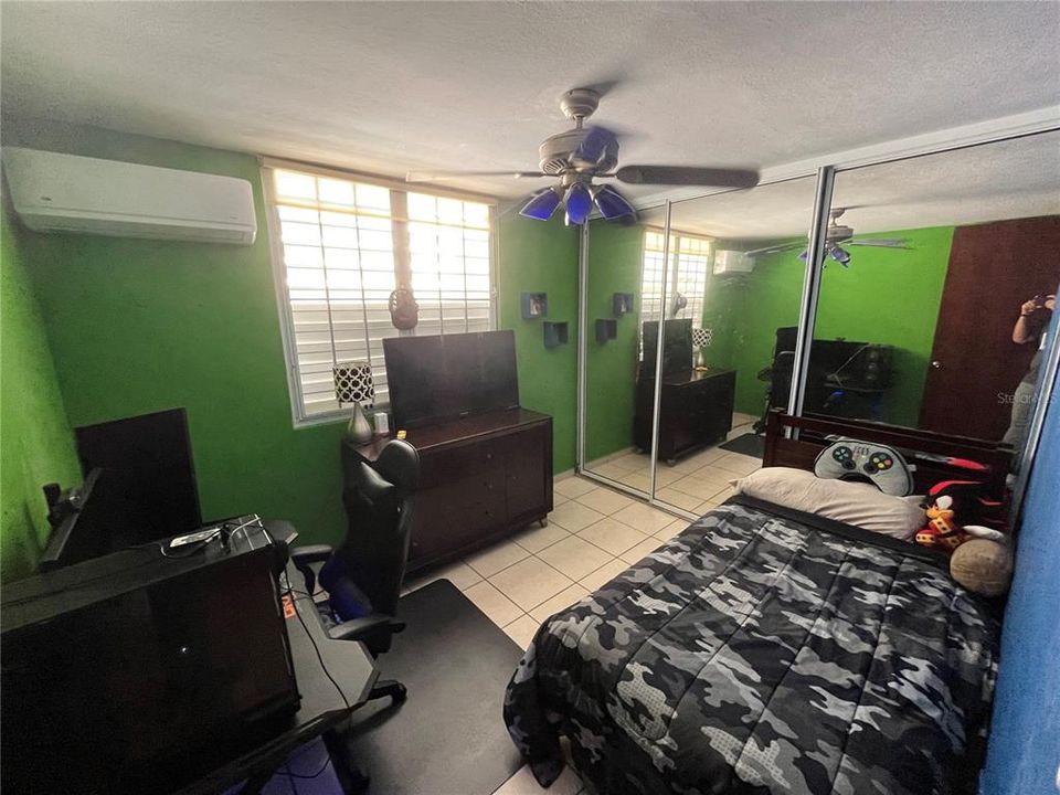 Vendido Recientemente: $250,000 (3 camas, 2 baños, 2036 Pies cuadrados)