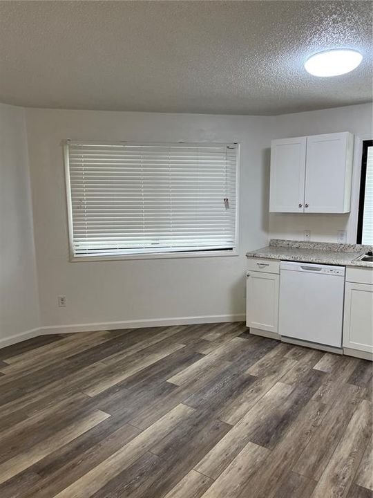 For Rent: $2,300 (2 beds, 2 baths, 700 Square Feet)