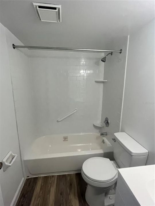 For Rent: $2,300 (2 beds, 2 baths, 700 Square Feet)