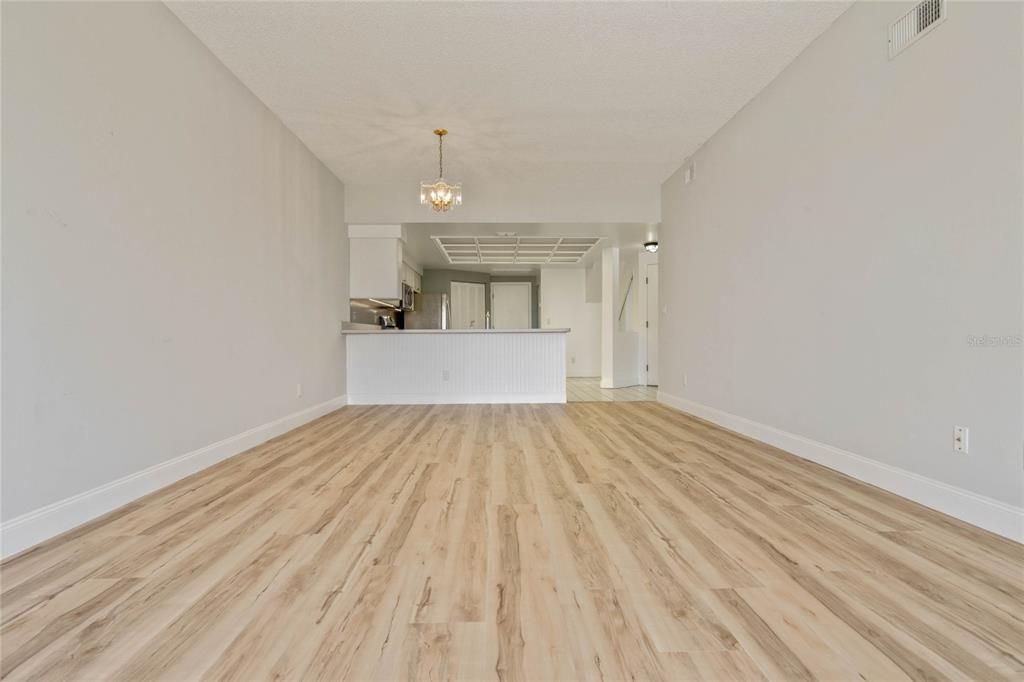 For Sale: $252,500 (2 beds, 2 baths, 1012 Square Feet)