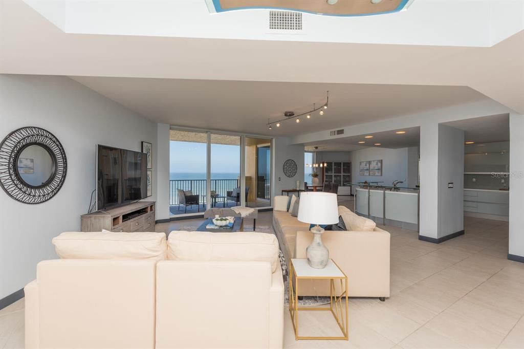 Active With Contract: $1,599,900 (4 beds, 3 baths, 3283 Square Feet)