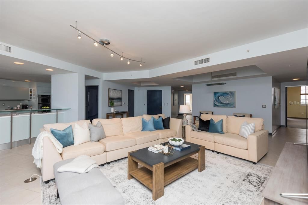 Active With Contract: $1,599,900 (4 beds, 3 baths, 3283 Square Feet)