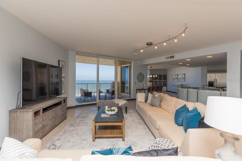 Active With Contract: $1,599,900 (4 beds, 3 baths, 3283 Square Feet)