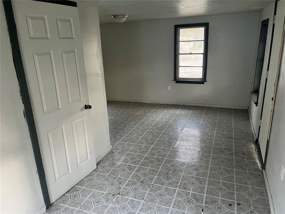 Recently Rented: $875 (1 beds, 1 baths, 600 Square Feet)