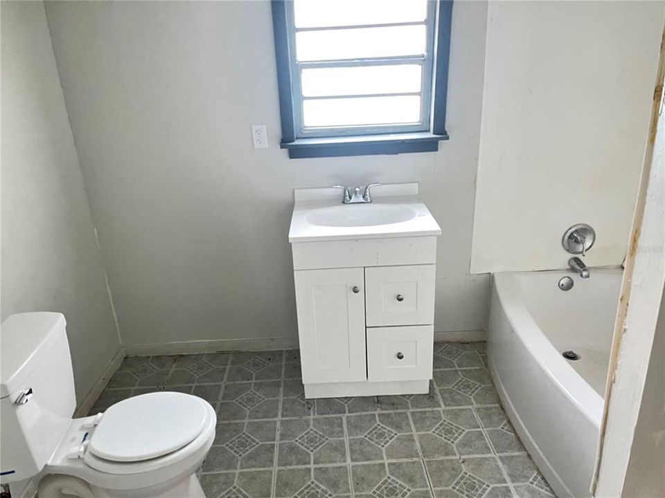 Recently Rented: $875 (1 beds, 1 baths, 600 Square Feet)