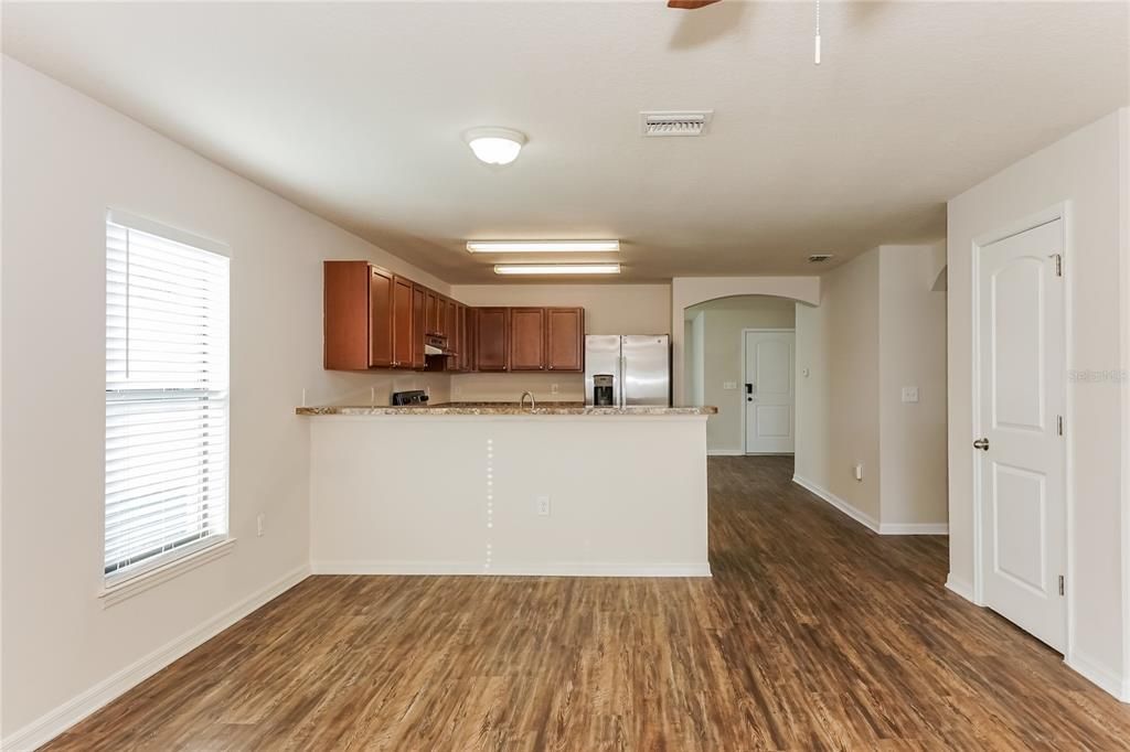 For Sale: $339,900 (4 beds, 2 baths, 1868 Square Feet)