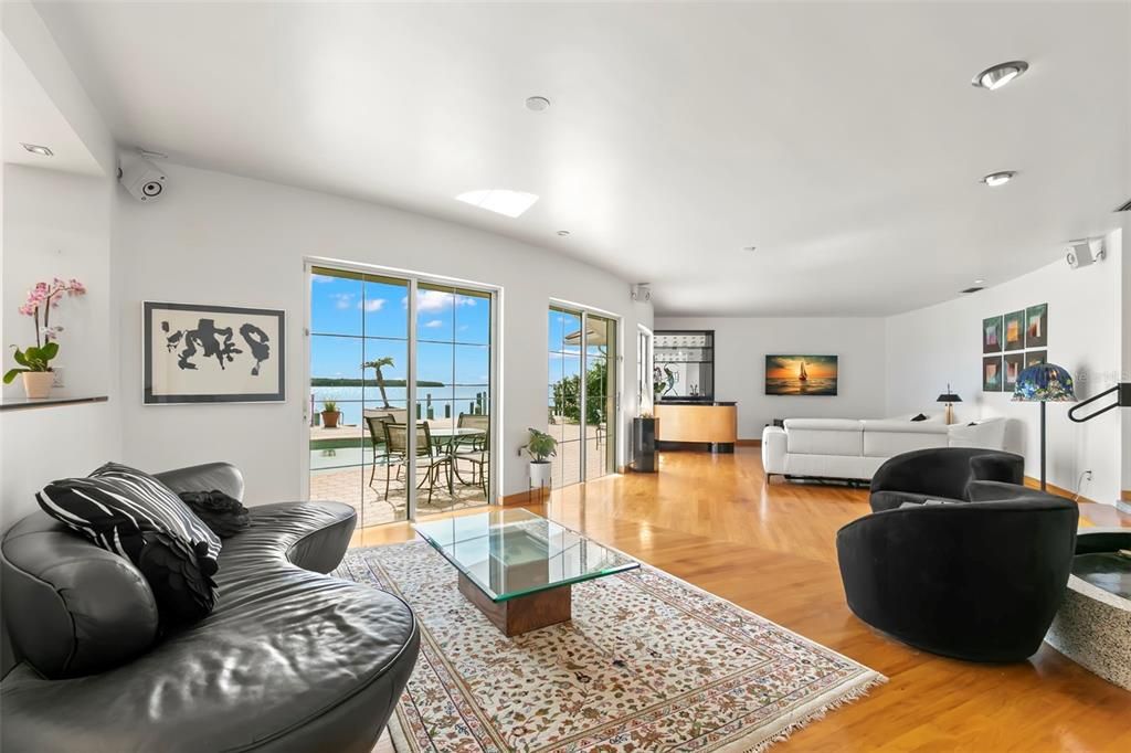 For Sale: $3,495,000 (3 beds, 4 baths, 3822 Square Feet)