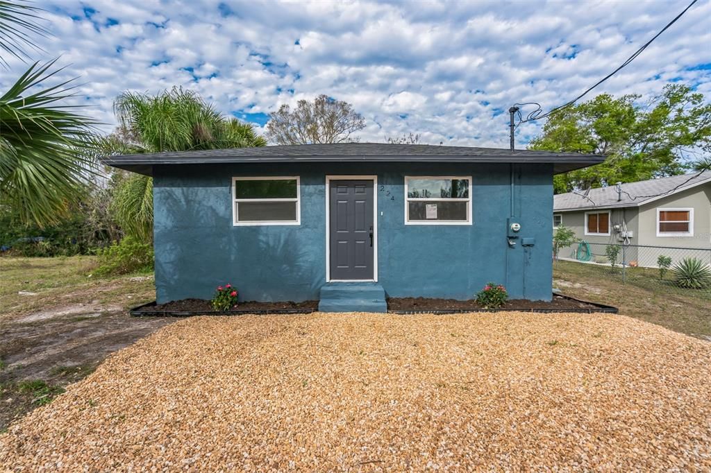 For Sale: $175,000 (2 beds, 1 baths, 1274 Square Feet)