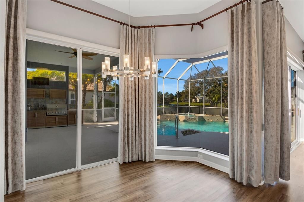 Breakfast Nook with a Great View!