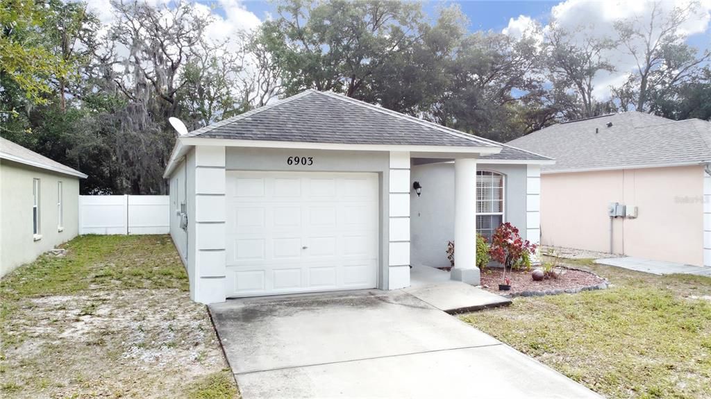 Recently Sold: $315,000 (4 beds, 2 baths, 1188 Square Feet)