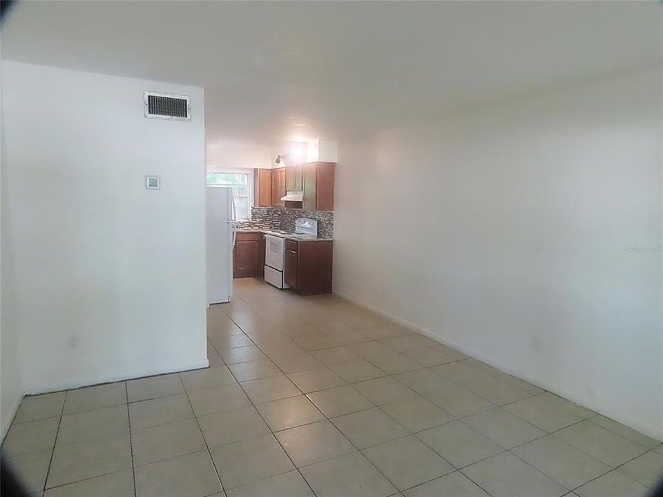 For Rent: $1,290 (2 beds, 1 baths, 700 Square Feet)