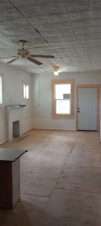 For Sale: $89,000 (3 beds, 1 baths, 859 Square Feet)