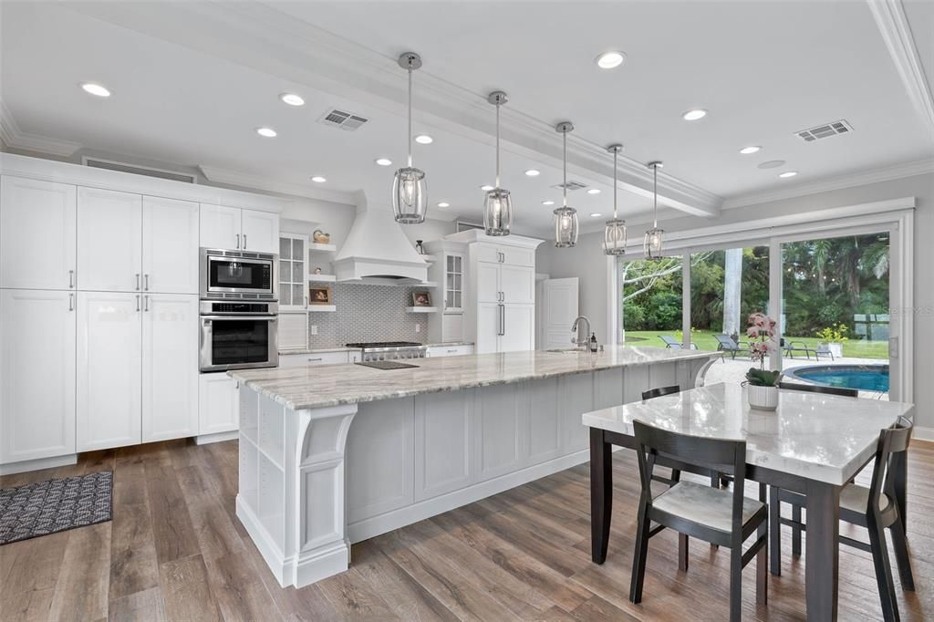 Recently Sold: $2,250,000 (5 beds, 3 baths, 5138 Square Feet)