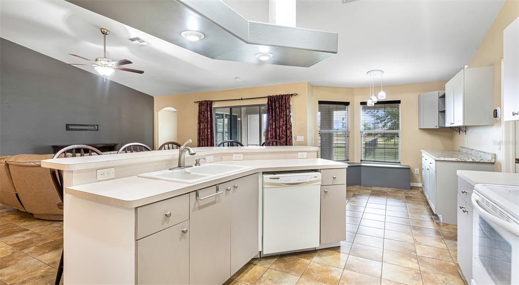 Active With Contract: $349,500 (3 beds, 2 baths, 1818 Square Feet)