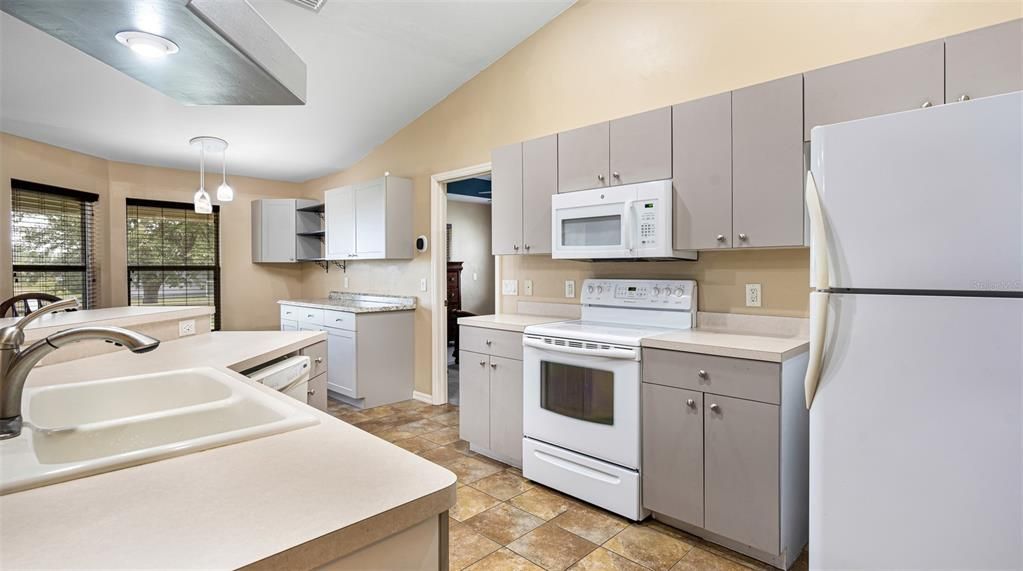 Active With Contract: $349,500 (3 beds, 2 baths, 1818 Square Feet)