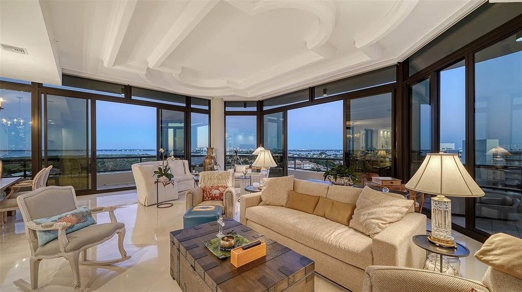 Recently Sold: $3,298,750 (2 beds, 3 baths, 2385 Square Feet)