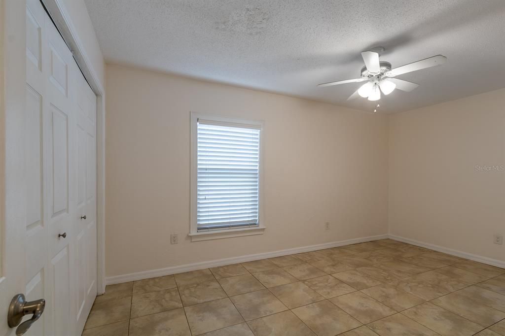 Active With Contract: $139,900 (2 beds, 1 baths, 788 Square Feet)