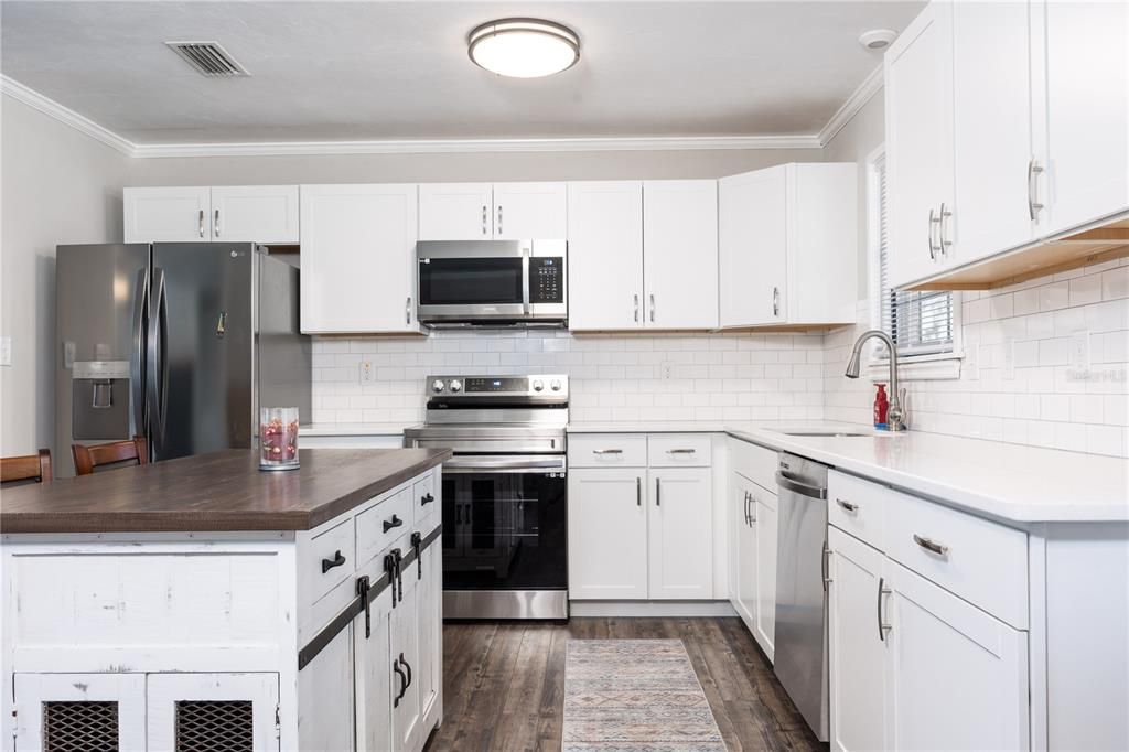 Active With Contract: $429,000 (3 beds, 2 baths, 1615 Square Feet)