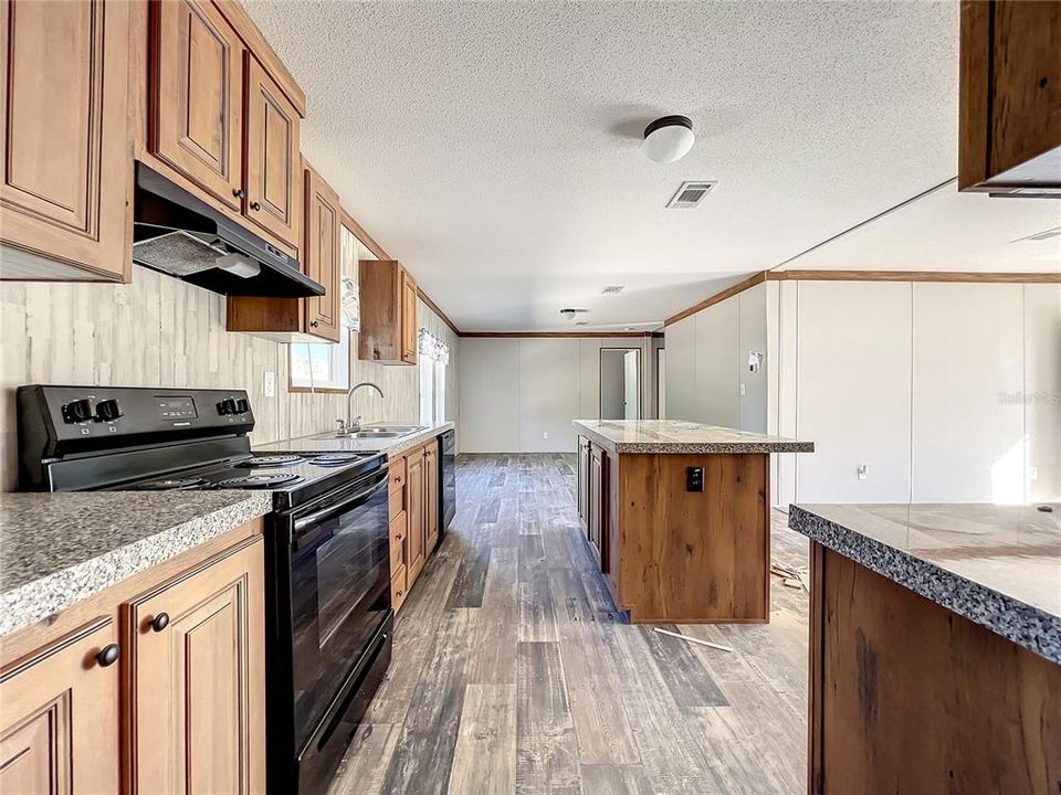 Active With Contract: $249,000 (4 beds, 2 baths, 1456 Square Feet)