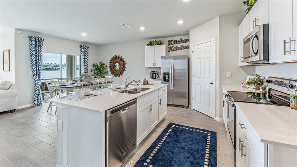 Active With Contract: $351,180 (4 beds, 2 baths, 1828 Square Feet)