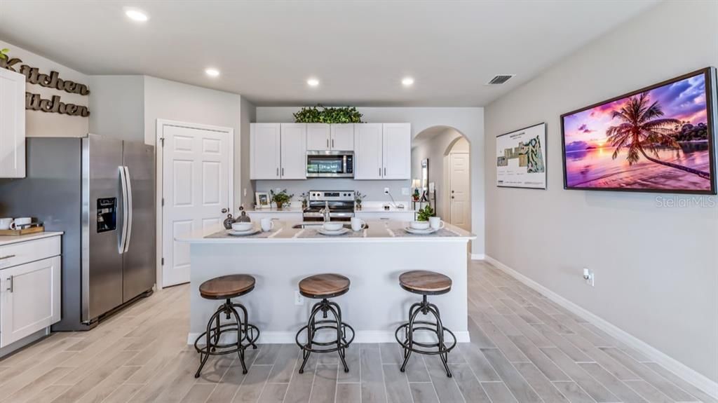 Active With Contract: $351,180 (4 beds, 2 baths, 1828 Square Feet)