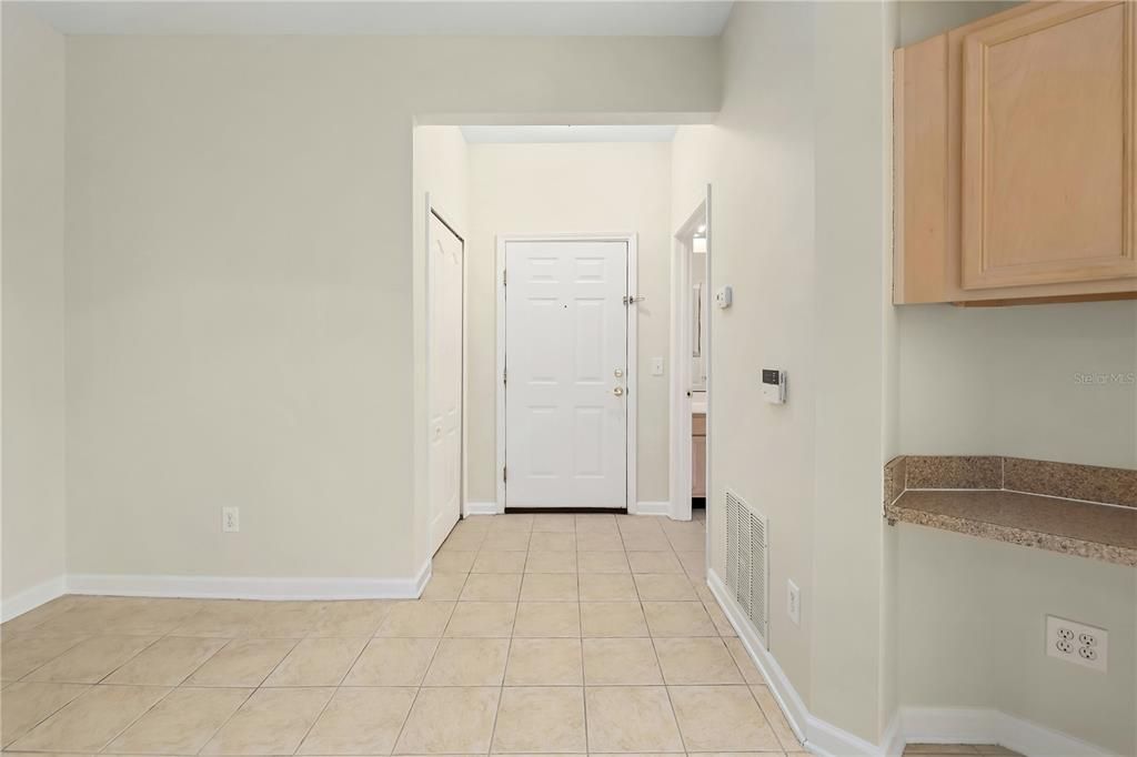 For Sale: $192,500 (2 beds, 2 baths, 1099 Square Feet)