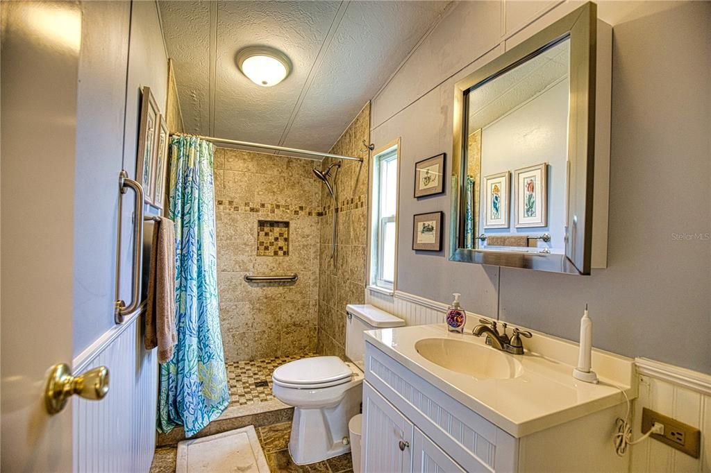 Activo con contrato: $125,000 (2 camas, 2 baños, 1352 Pies cuadrados)