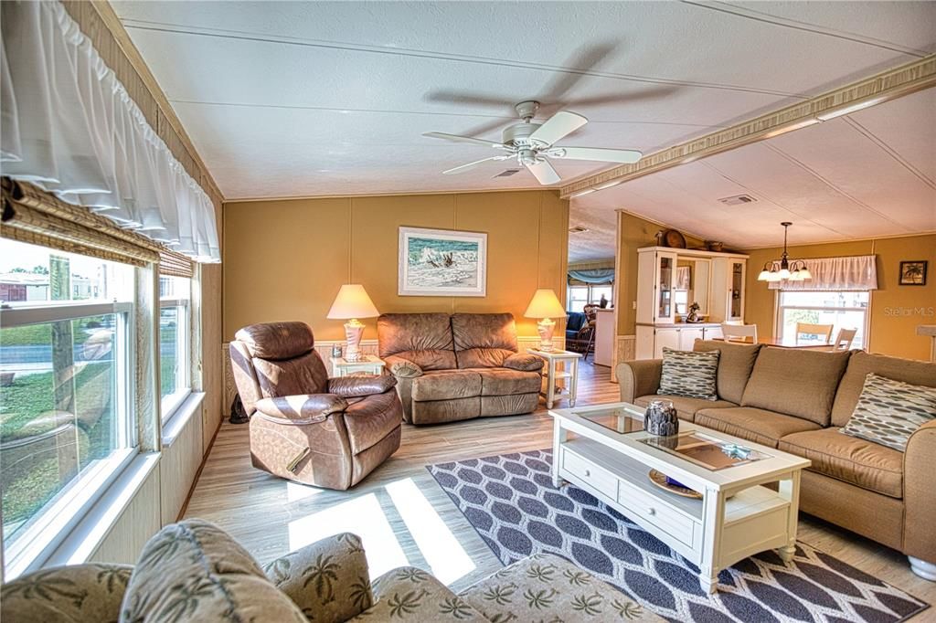 Activo con contrato: $125,000 (2 camas, 2 baños, 1352 Pies cuadrados)