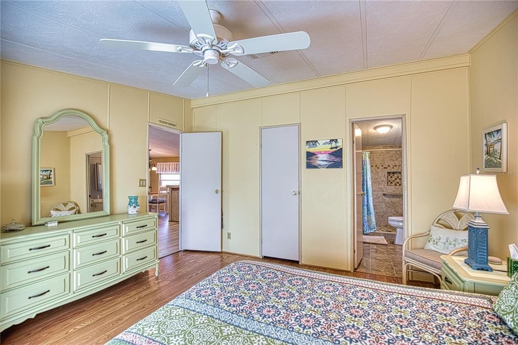 Activo con contrato: $125,000 (2 camas, 2 baños, 1352 Pies cuadrados)