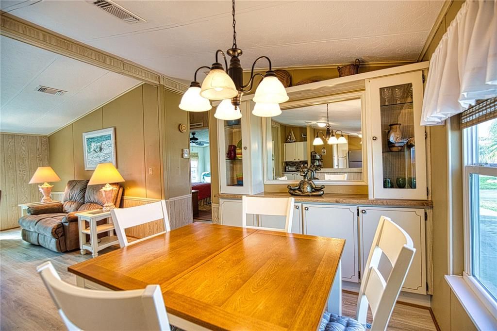 Activo con contrato: $125,000 (2 camas, 2 baños, 1352 Pies cuadrados)