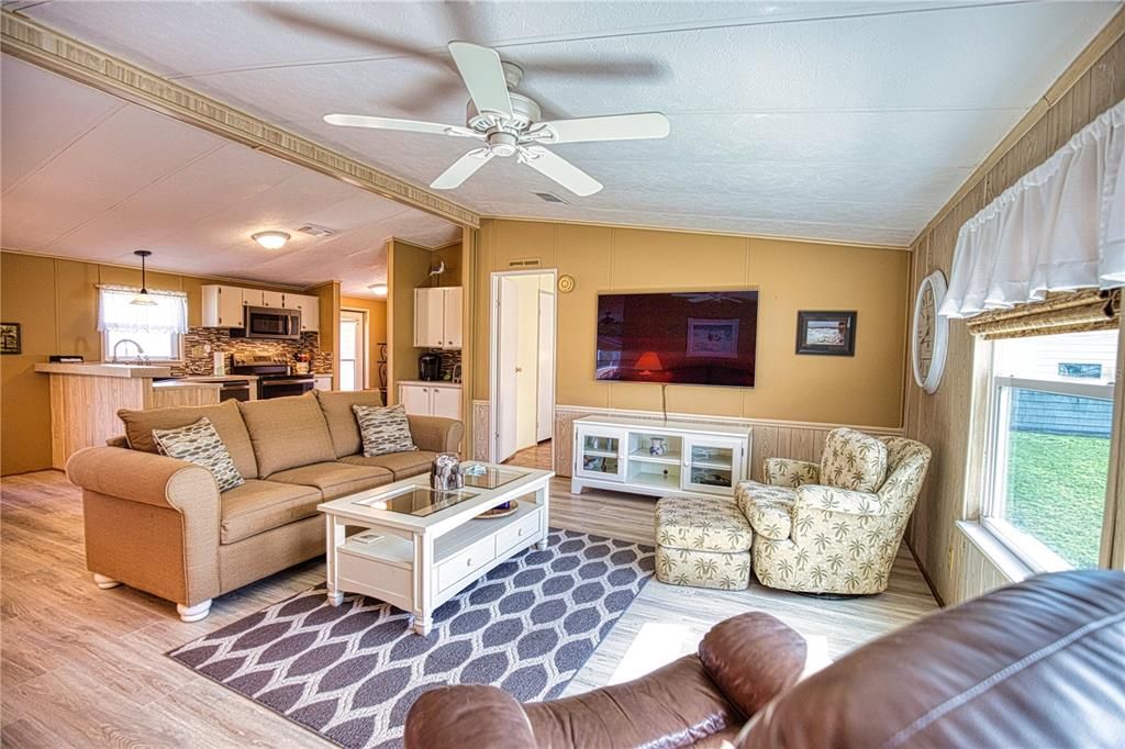 Activo con contrato: $125,000 (2 camas, 2 baños, 1352 Pies cuadrados)