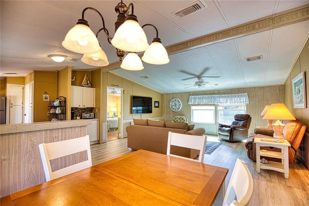 Activo con contrato: $125,000 (2 camas, 2 baños, 1352 Pies cuadrados)