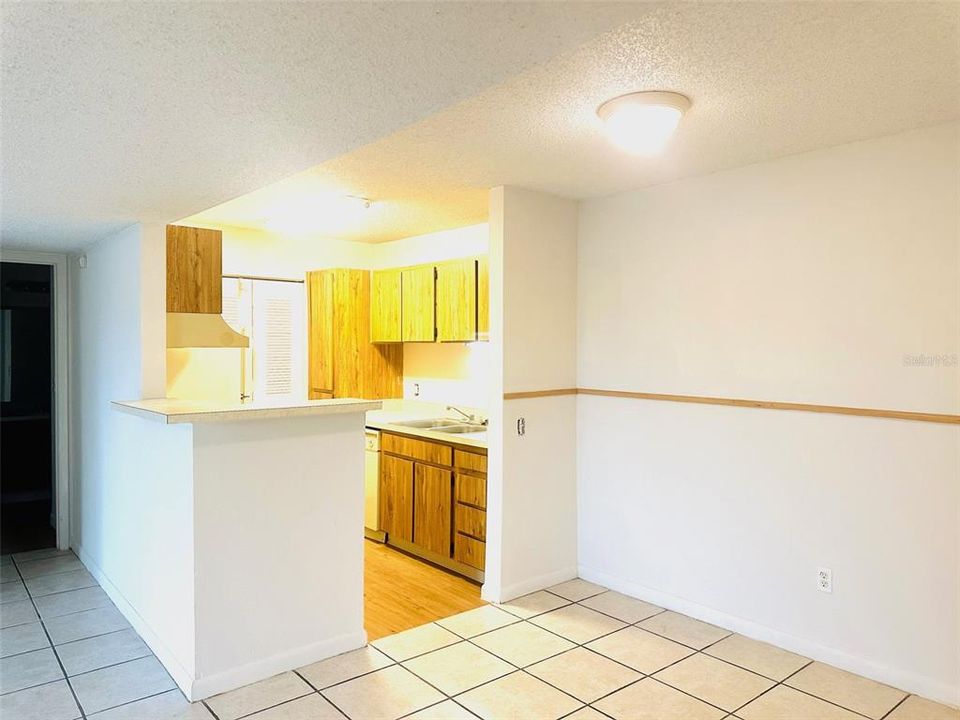 For Rent: $1,395 (2 beds, 2 baths, 898 Square Feet)
