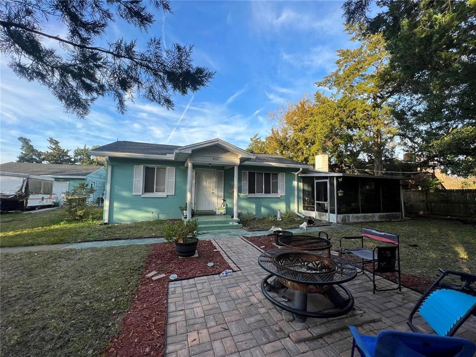 Recently Sold: $170,000 (3 beds, 2 baths, 1380 Square Feet)