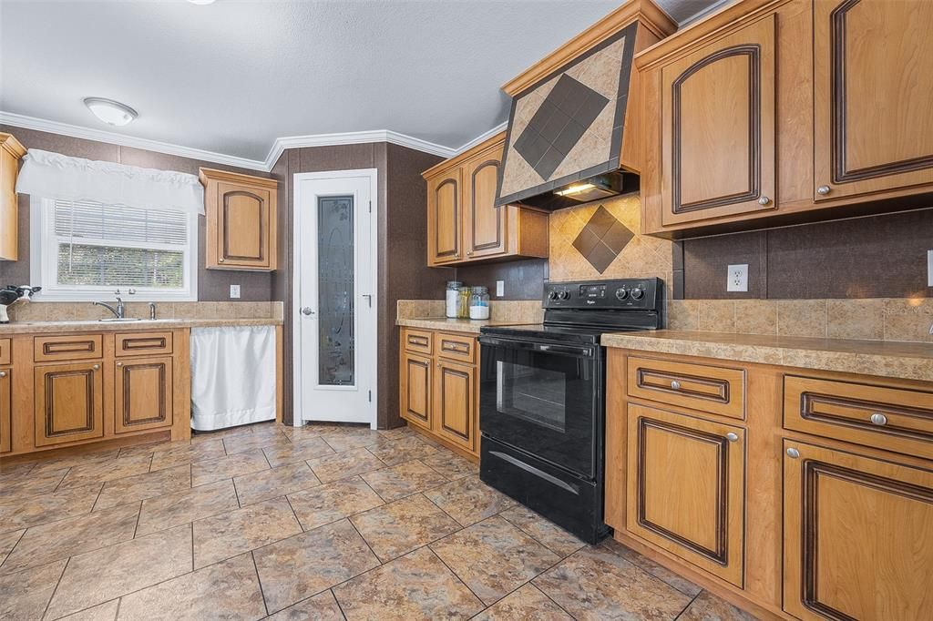 Recently Sold: $235,000 (3 beds, 2 baths, 1320 Square Feet)