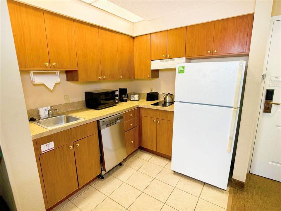 Active With Contract: $112,000 (1 beds, 1 baths, 542 Square Feet)