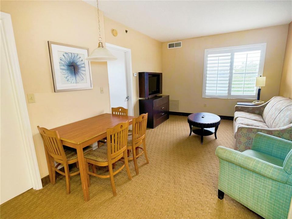 Active With Contract: $112,000 (1 beds, 1 baths, 542 Square Feet)