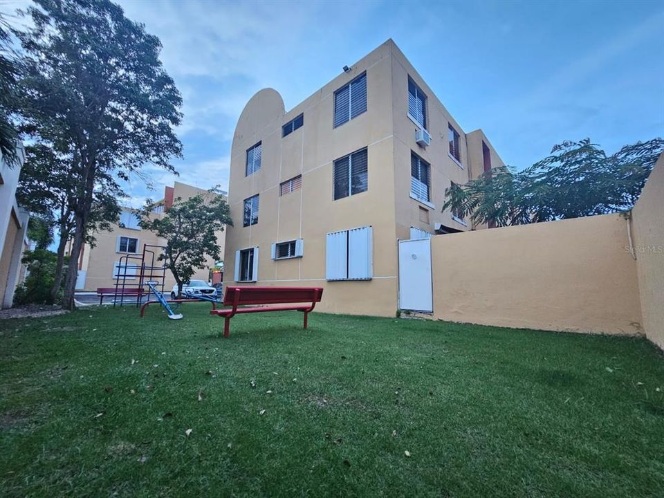 Vendido Recientemente: $220,000 (3 camas, 2 baños, 1532 Pies cuadrados)